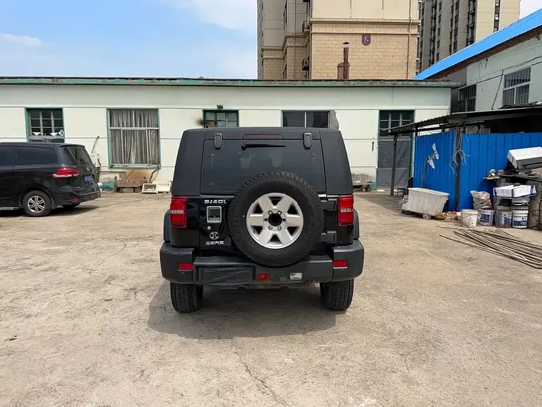 BAIC BJ40 40 L 2.0 T Manual 2 WD Luxury