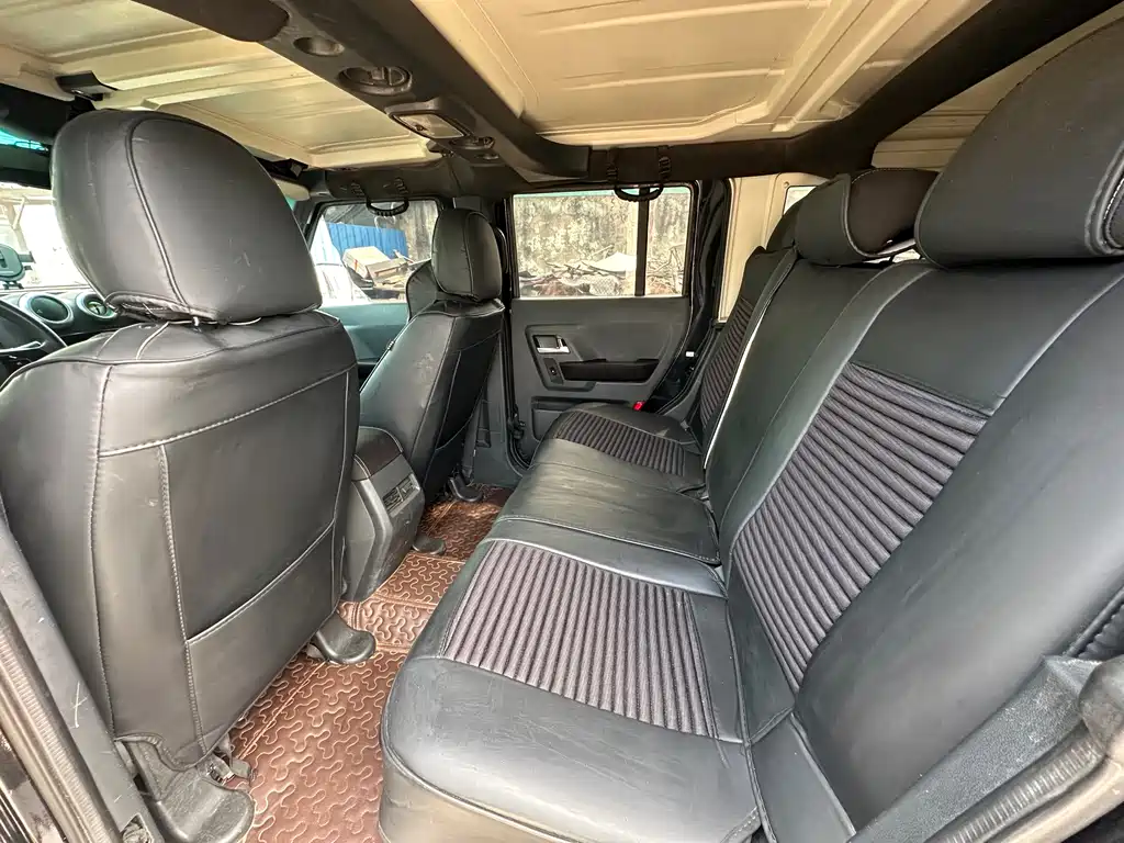 BAIC BJ40 40 L 2.0 T Manual 2 WD Luxury
