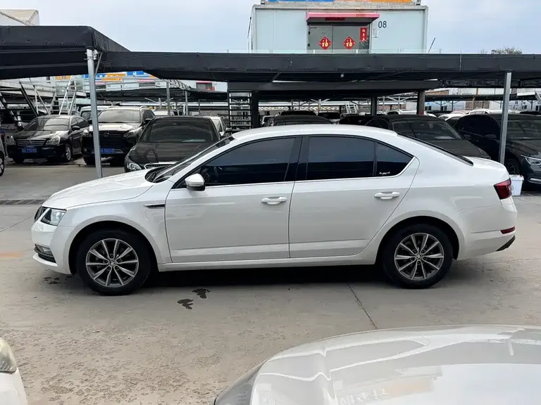 Skoda Octavia 1.5 L Auto Comfort
