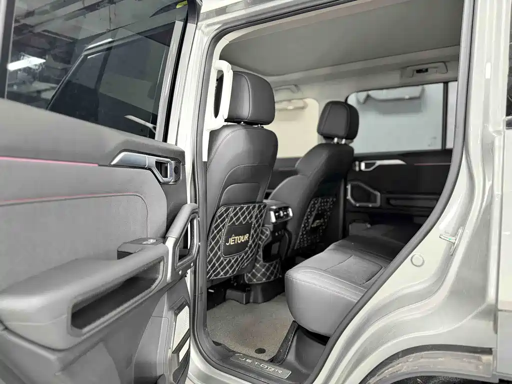 Jetour Traveller 2.0 T 4 WD Cross PRO