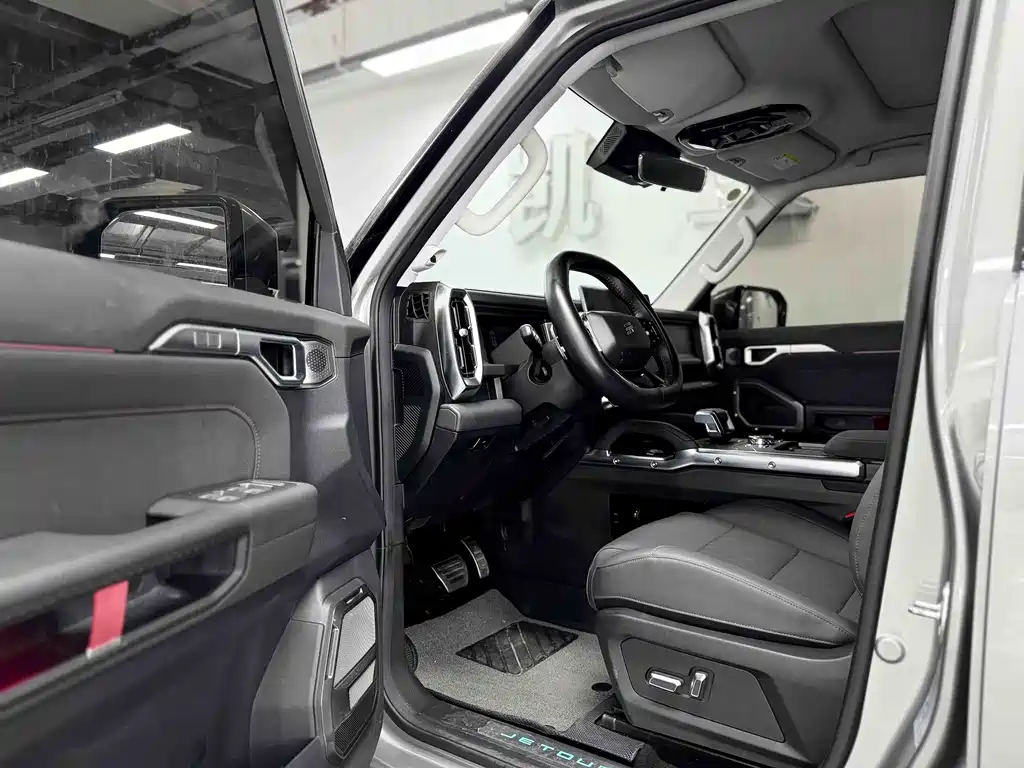 Jetour Traveller 2.0 T 4 WD Cross PRO