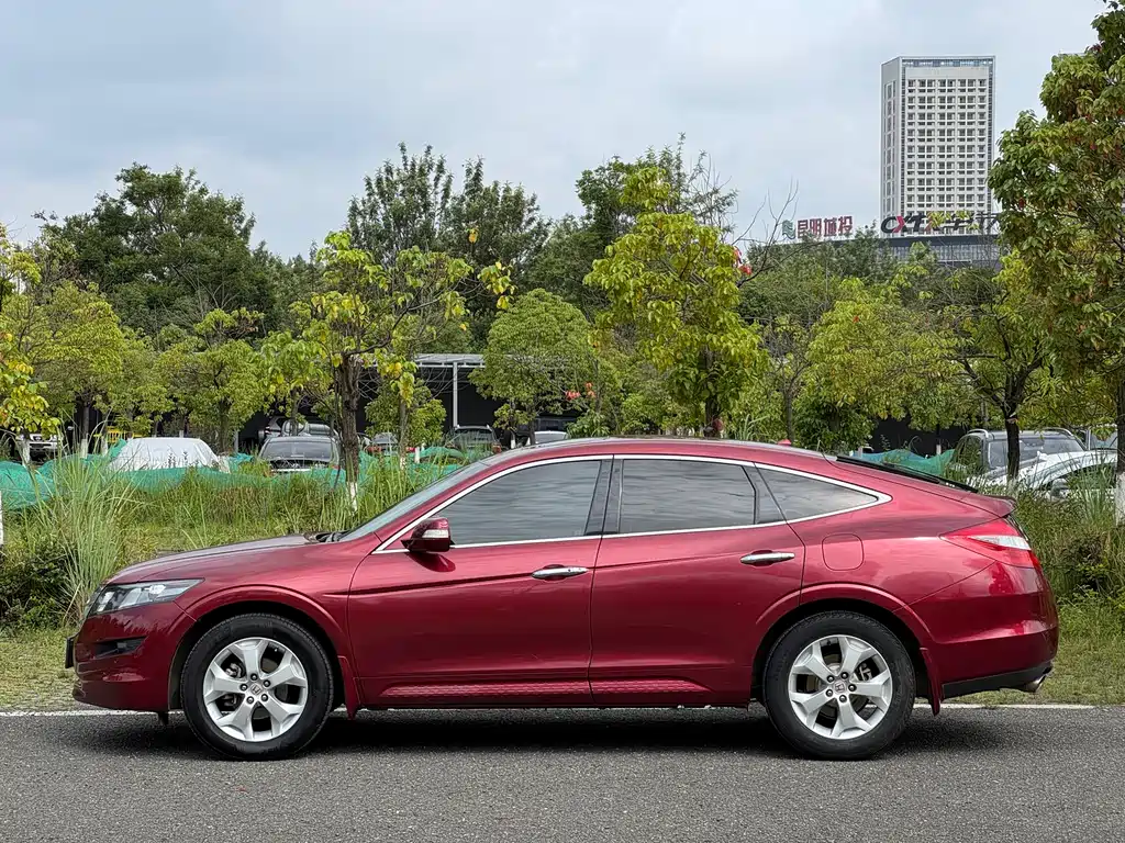 Crosstour 3.5 L Flagship
