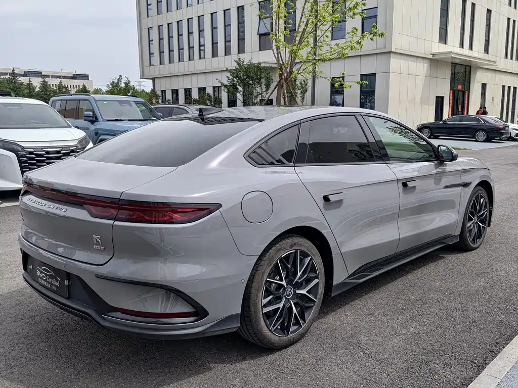 Han DM-i Smart Drive 125 KM Honored