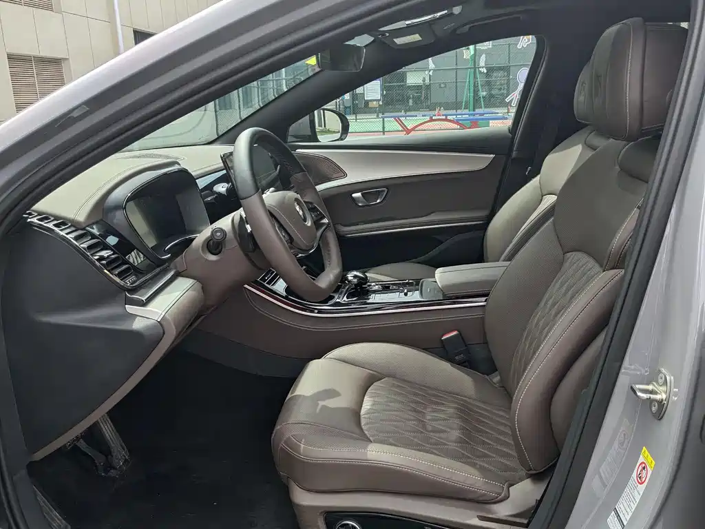 Han DM-i Smart Drive 125 KM Honored