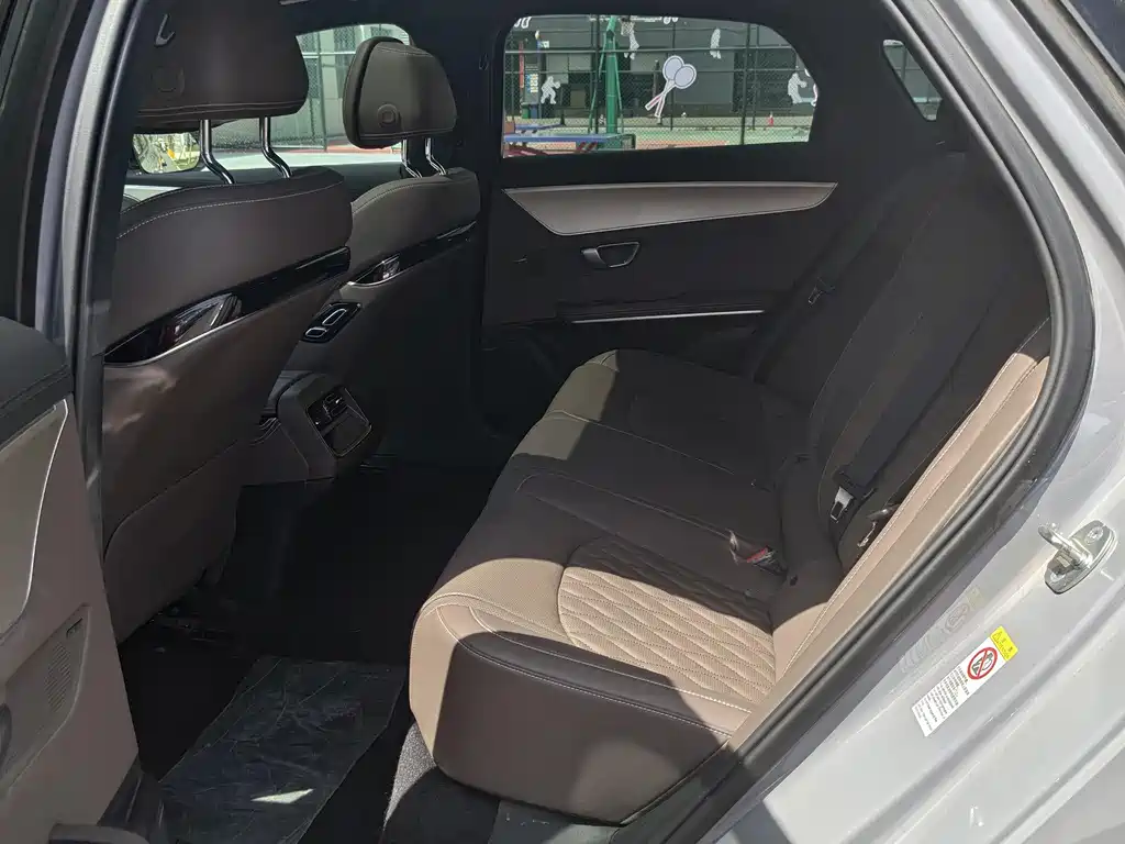 Han DM-i Smart Drive 125 KM Honored