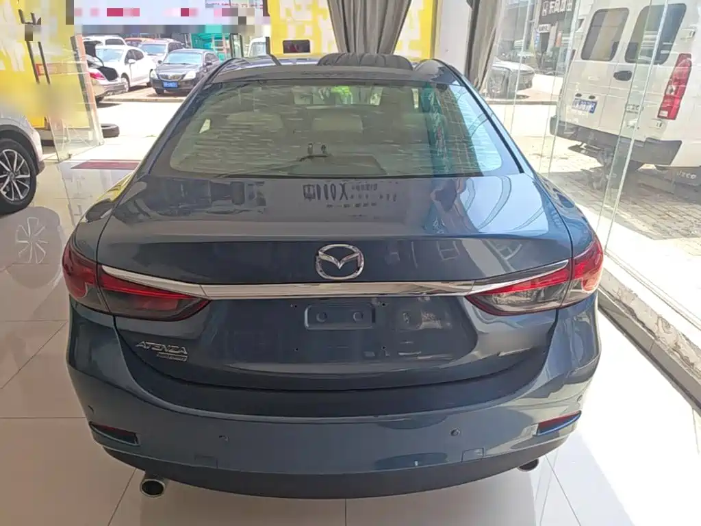 Atenza 2.0 L Blue Sky Luxury