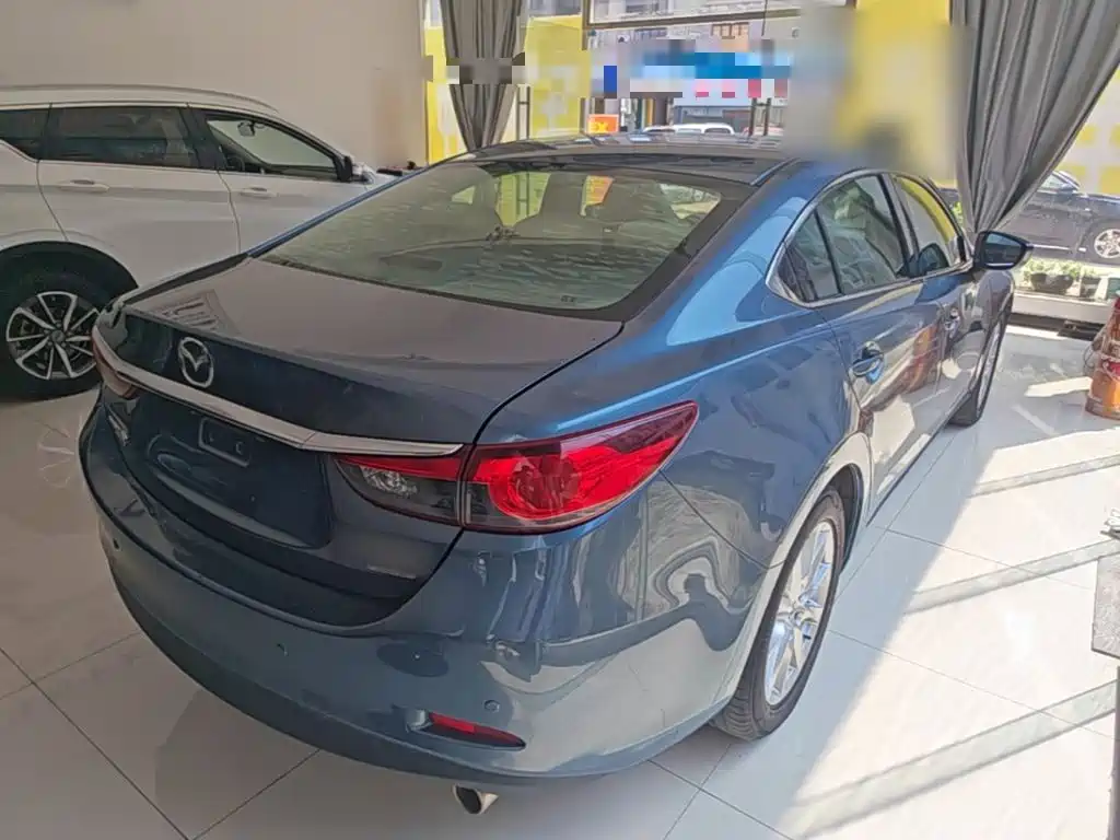 Atenza 2.0 L Blue Sky Luxury