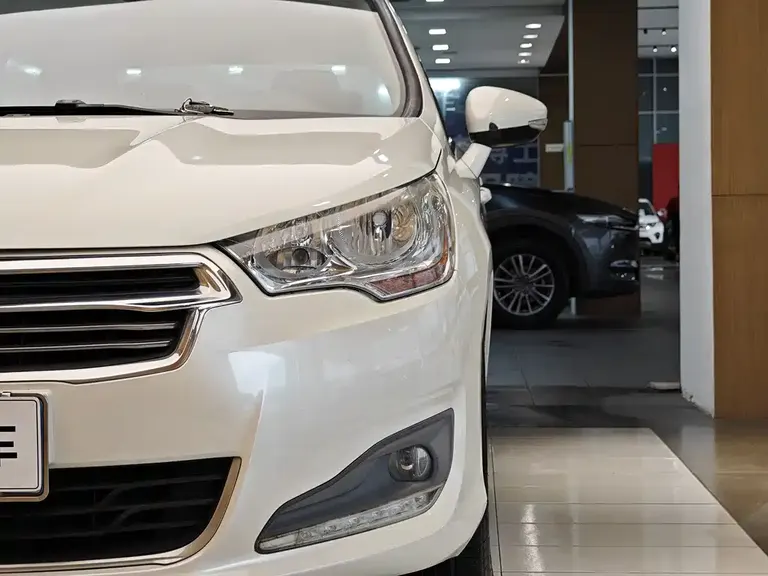 Citroën Citroen C4 L 1.8 L Auto Luxury