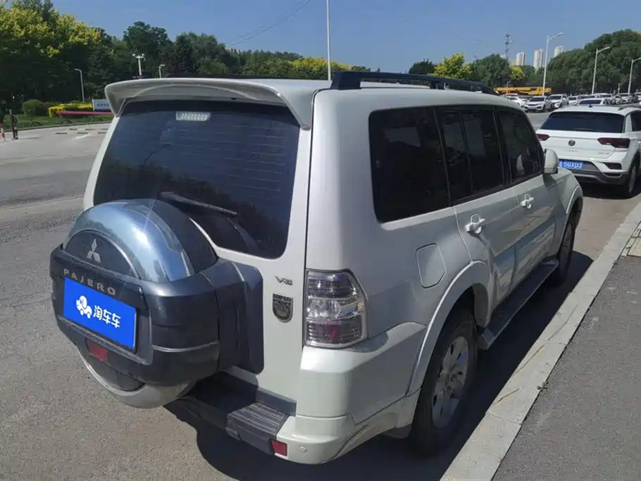 Pajero (Import) 3.0 L Auto Standard