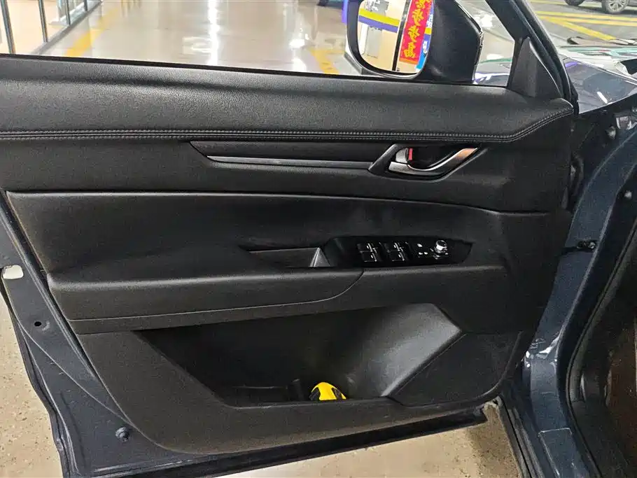 Mazda CX-5 2.0 L Auto 2 WD Black Knight