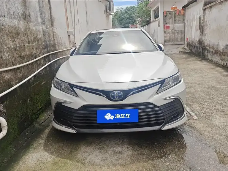 Toyota Camry Dual Engine 2.5 HGVP Leading