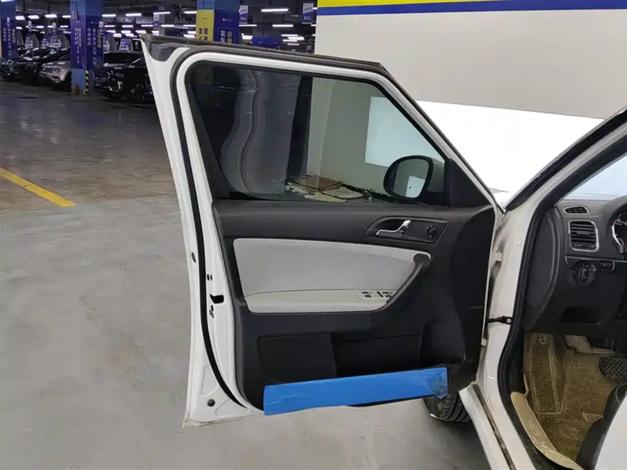 Yeti TSI280 DSG Forward