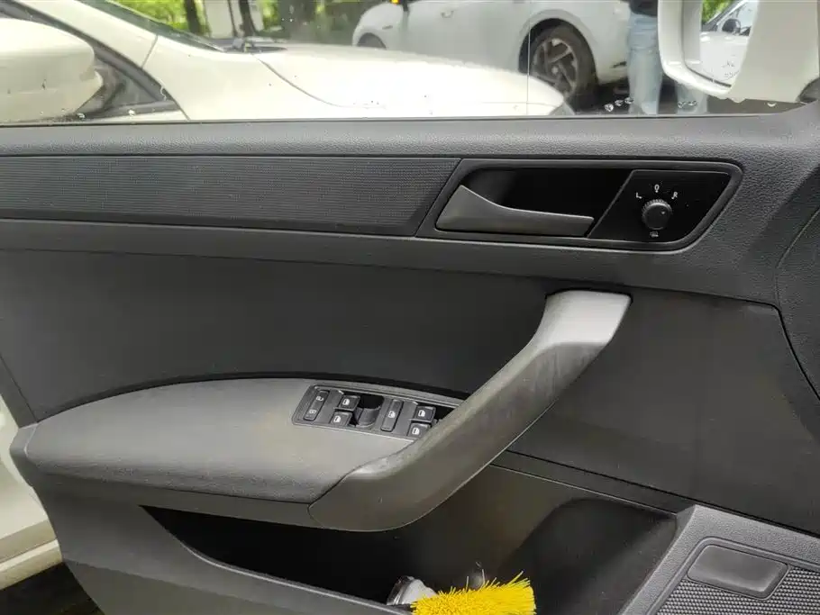 Rapid Spaceback 昕动 2016款 1.6 L 手动前行版