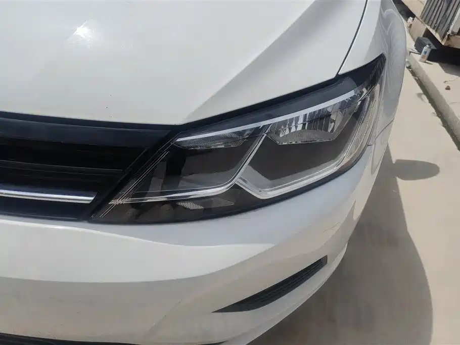 Lamando 230 TSI DSG Style