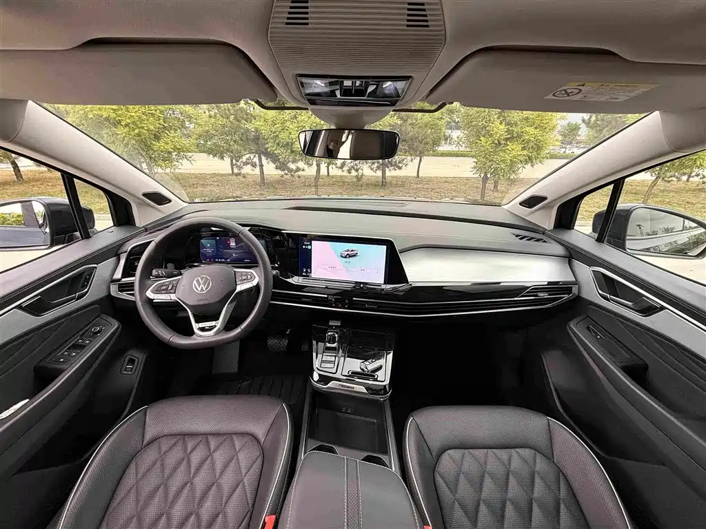 Talagon 380 TSI 4 WD Flagship Victory Realm 6-seat