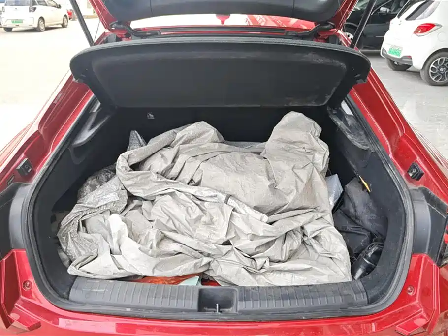 Lamando Lamando L 280 TSI DSG Dazzle Hot