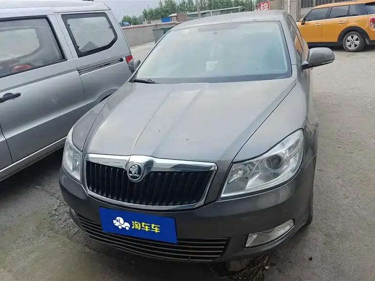 Skoda Octavia Classic 1.6 L Auto Verso