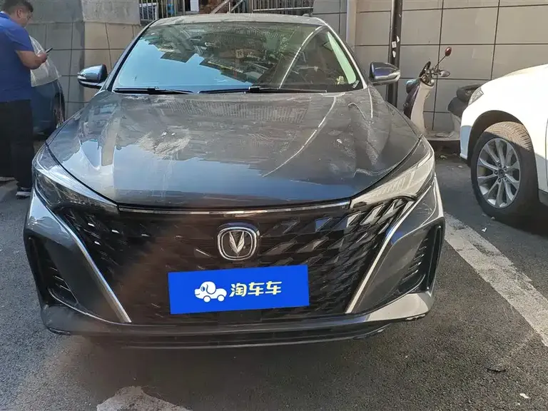 Changan Eado PLUS 1.5 L Manual Luxury