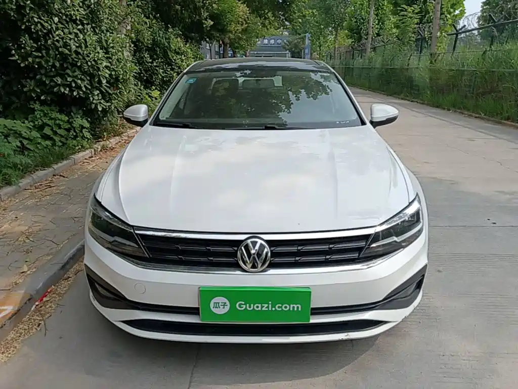Lamando 230 TSI DSG Style