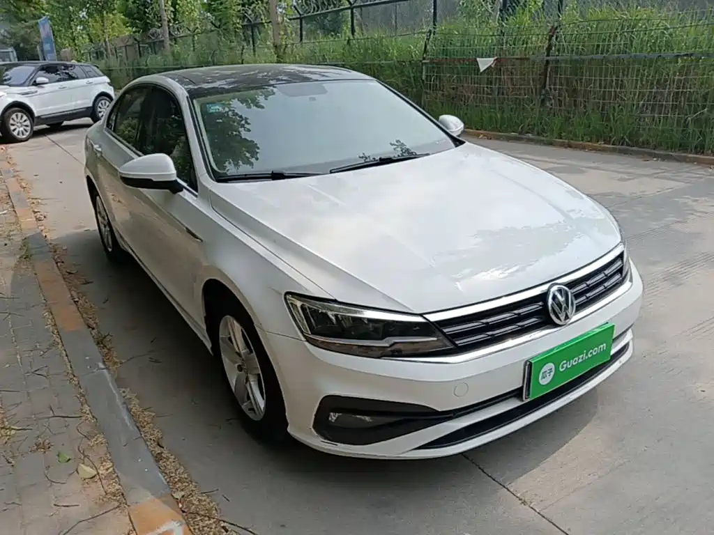 Lamando 230 TSI DSG Style