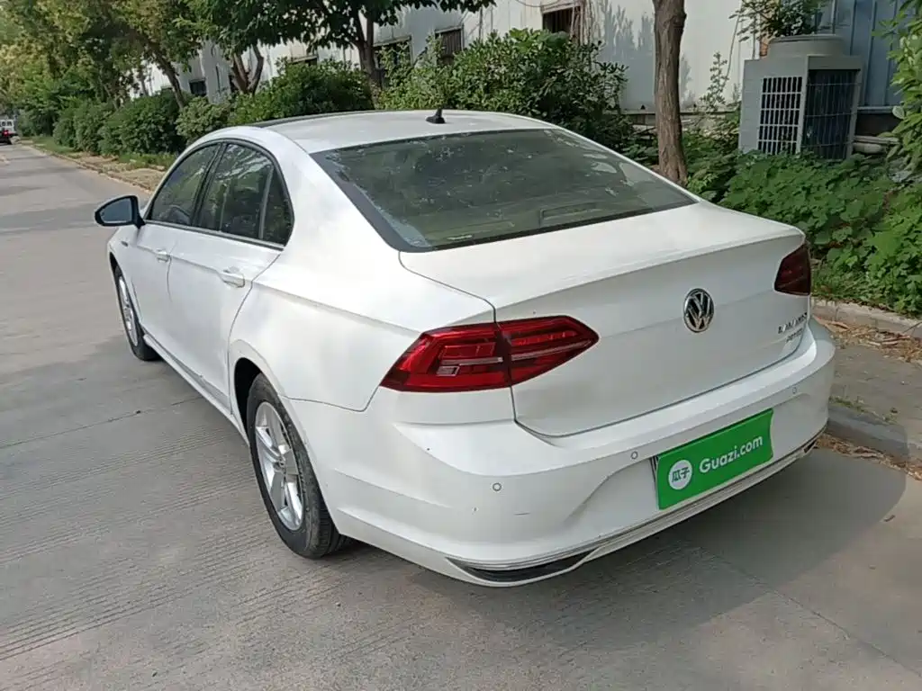 Lamando 230 TSI DSG Style