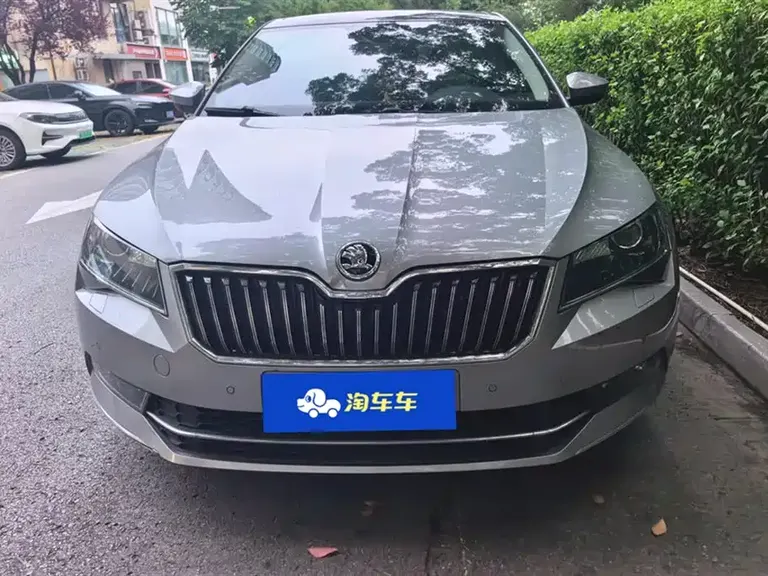 Skoda Superb TSI330 DSG Smart Travel