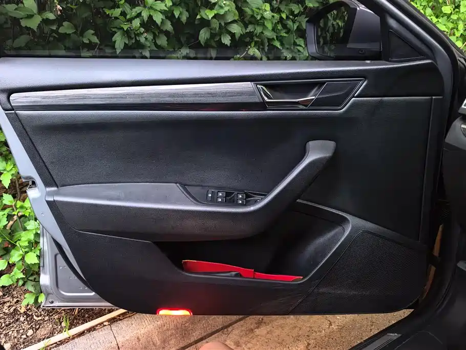 Superb TSI330 DSG Smart Travel
