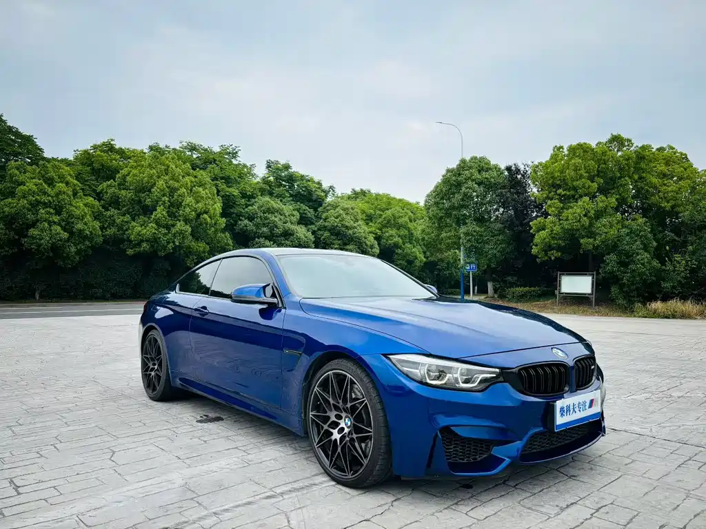 BMW M4 M4 2-door Coupe Racing