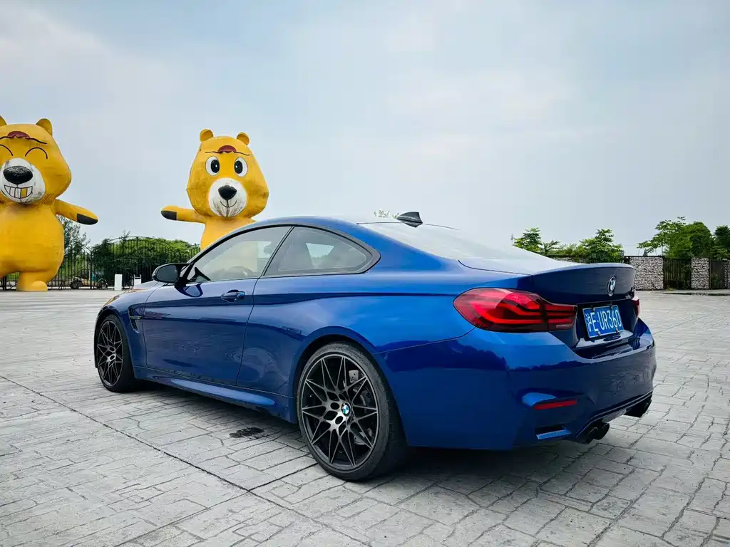 BMW M4 M4 2-door Coupe Racing