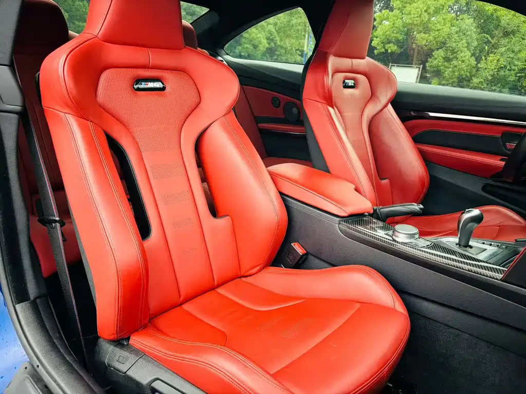 BMW M4 M4 2-door Coupe Racing