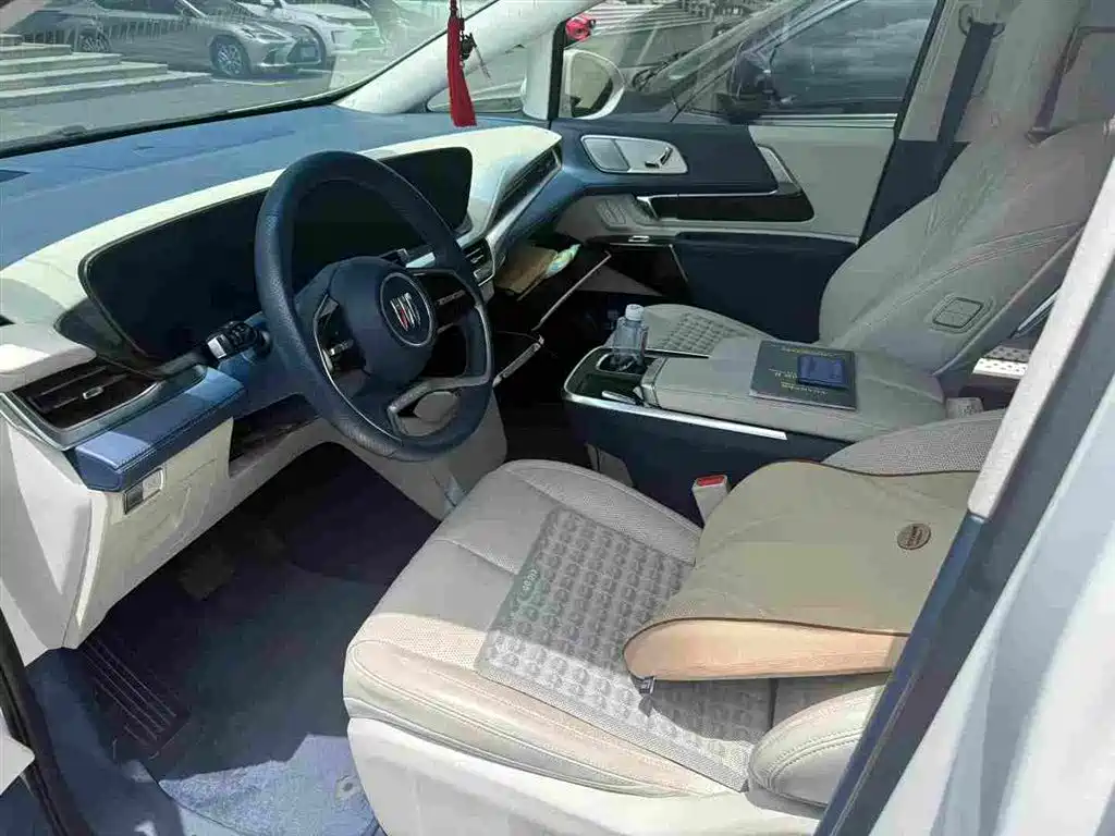 Century 2.0 T 6-seat Heritage