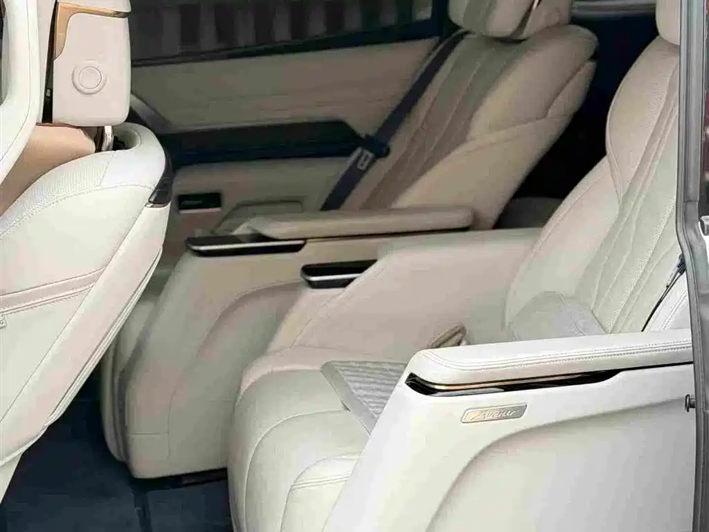 Century 2.0 T 6-seat Heritage
