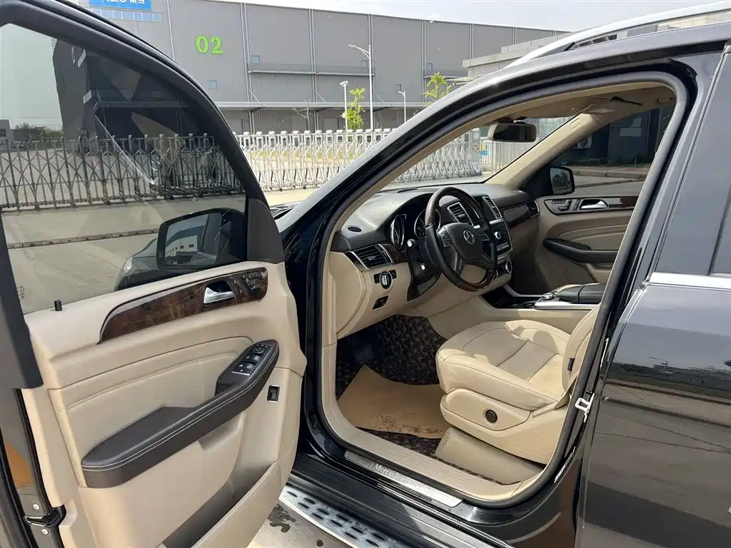 Mercedes-Benz M-Class ML 400 4 MATIC Luxury