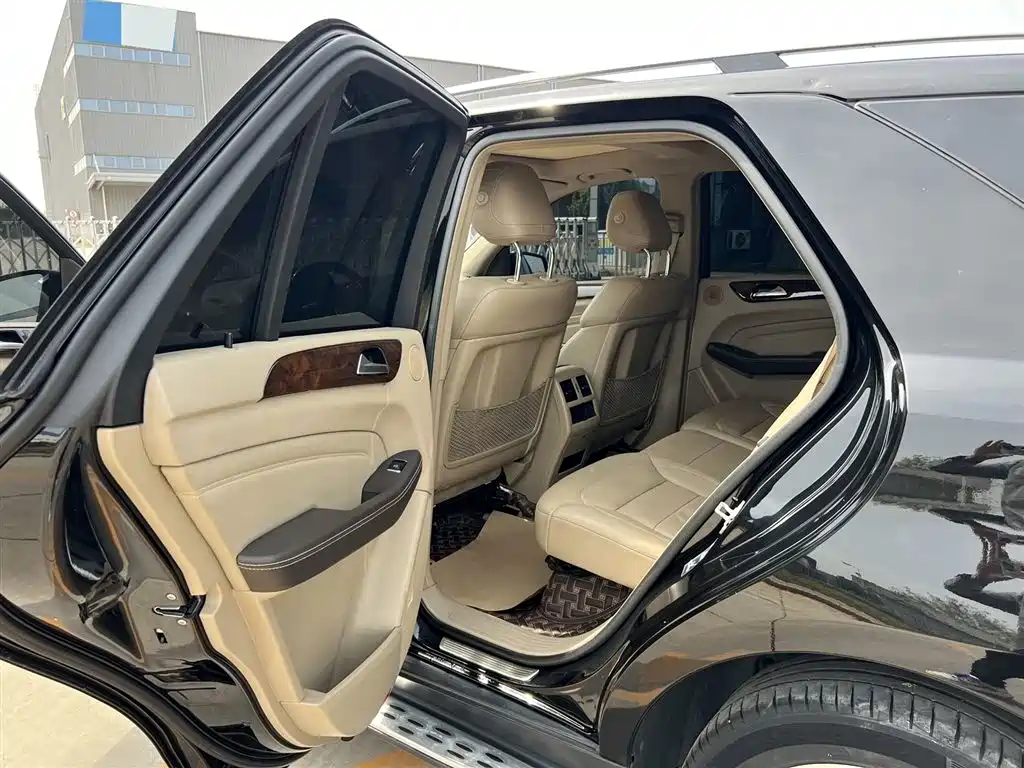 Mercedes-Benz M-Class ML 400 4 MATIC Luxury