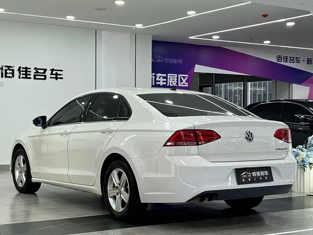 Lamando 230 TSI DSG Style