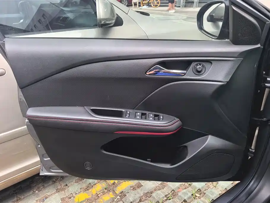 Monza Mild Hybrid RS 330 T Auto Smooth