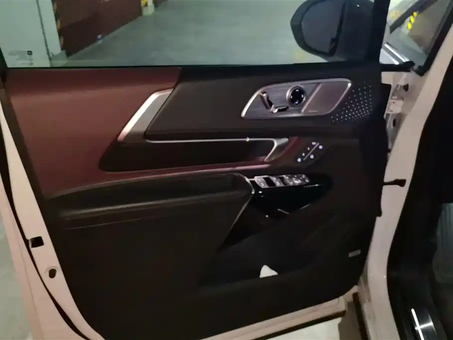 Century 2.0 T 6-seat Heritage
