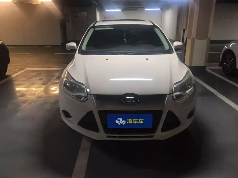 Ford Focus Sedan 1.6 L Auto Style