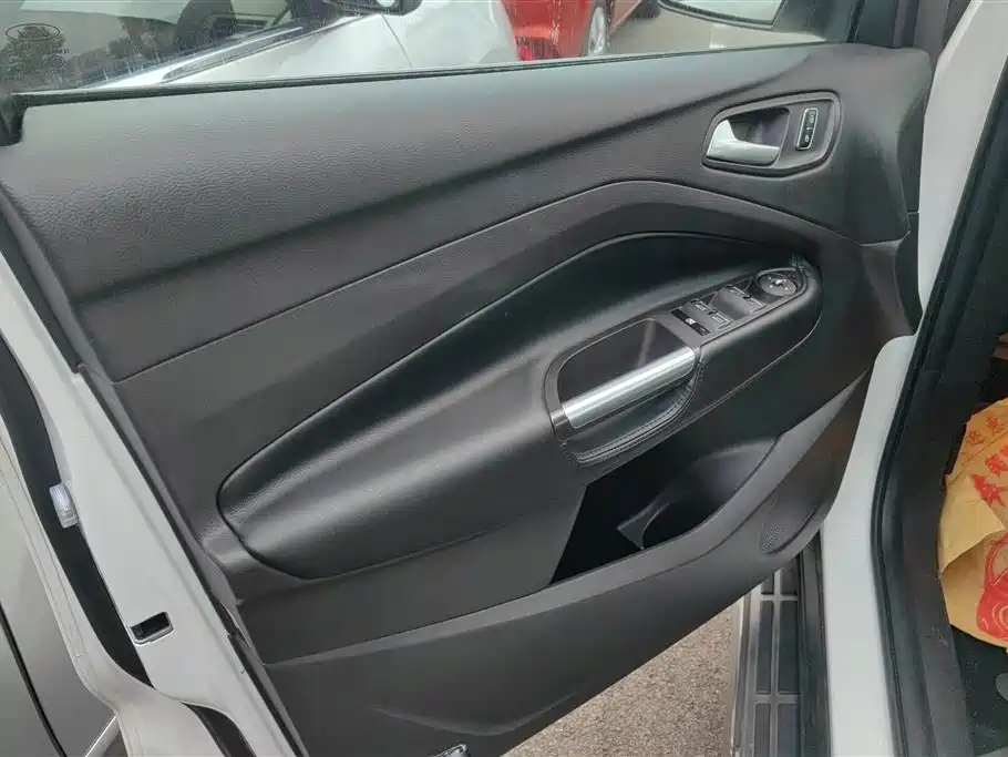 Kuga 2.0 L GTDi 4 WD Elite