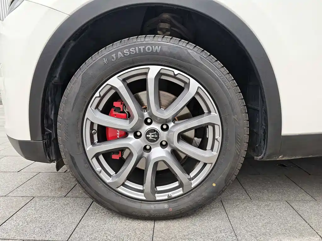 Levante 3.0 T Standard