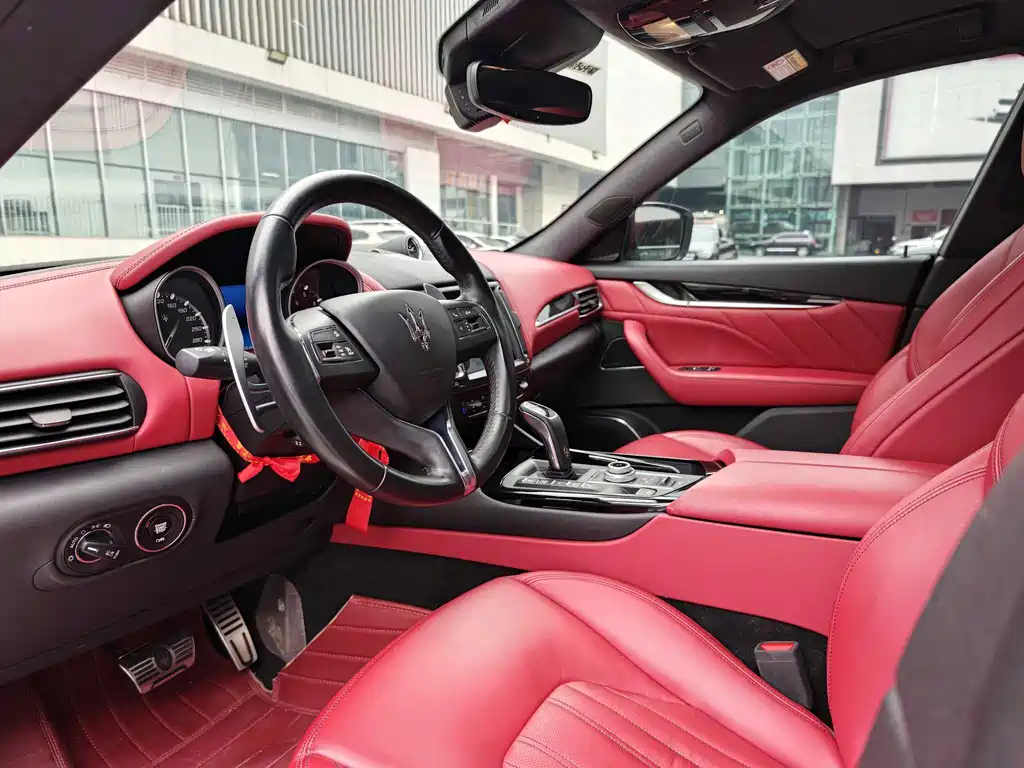 Levante 3.0 T Standard