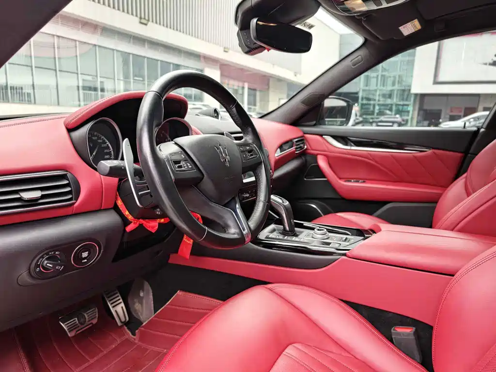 Levante 3.0 T Standard