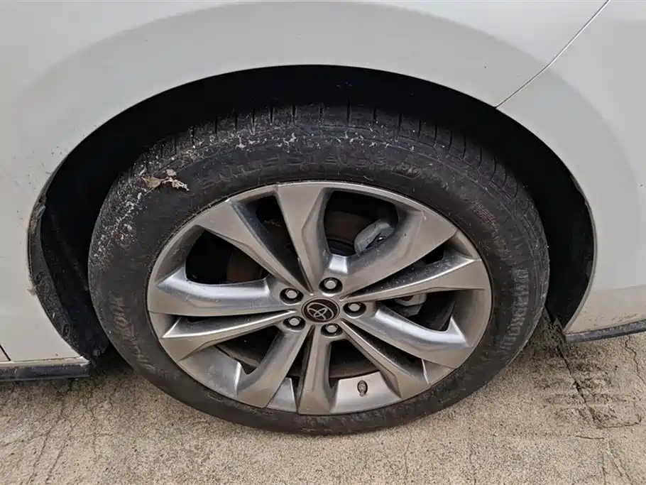 Sienna 2.5 L Hybrid Platinum