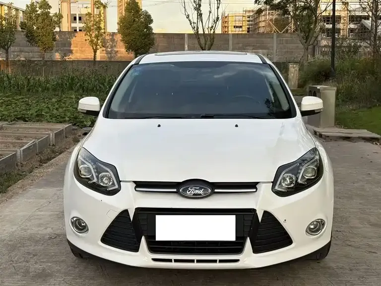 Ford Focus Sedan 1.6 L Auto Style