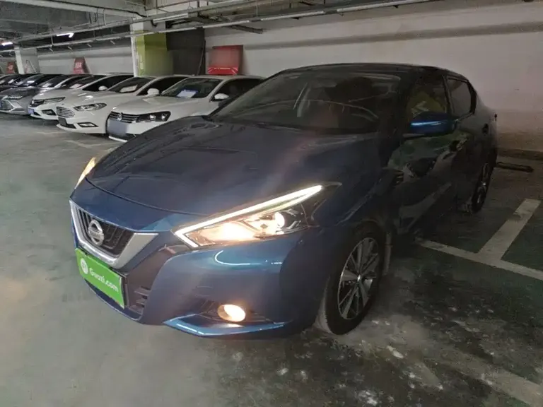 Nissan Lannia 1.6 L CVT Cool