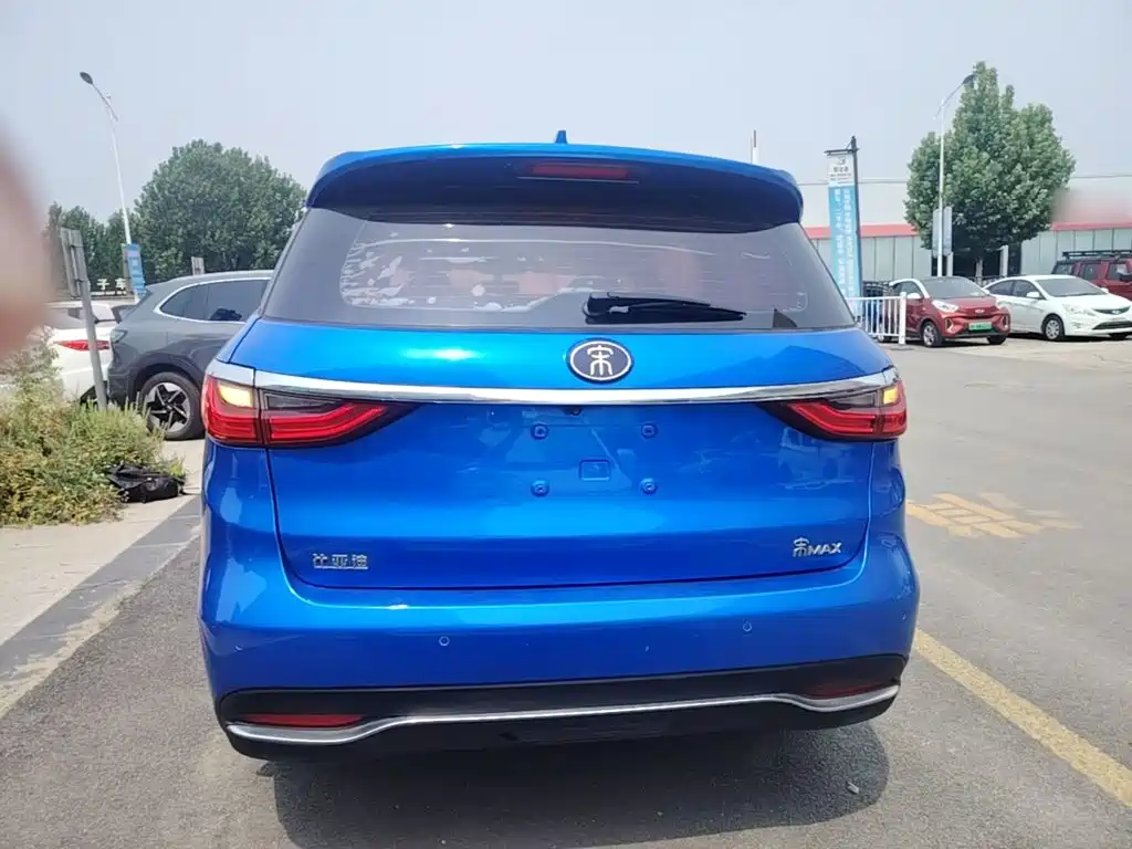Song MAX 1.5 T Auto Connected Elite 7-seat