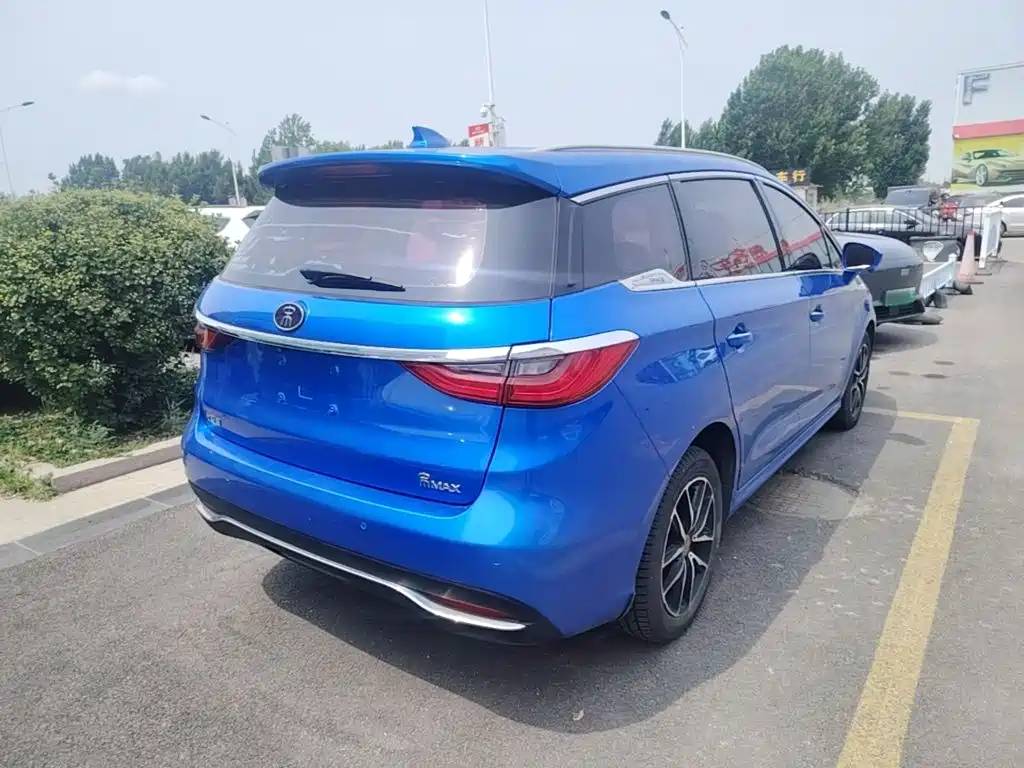 Song MAX 1.5 T Auto Connected Elite 7-seat