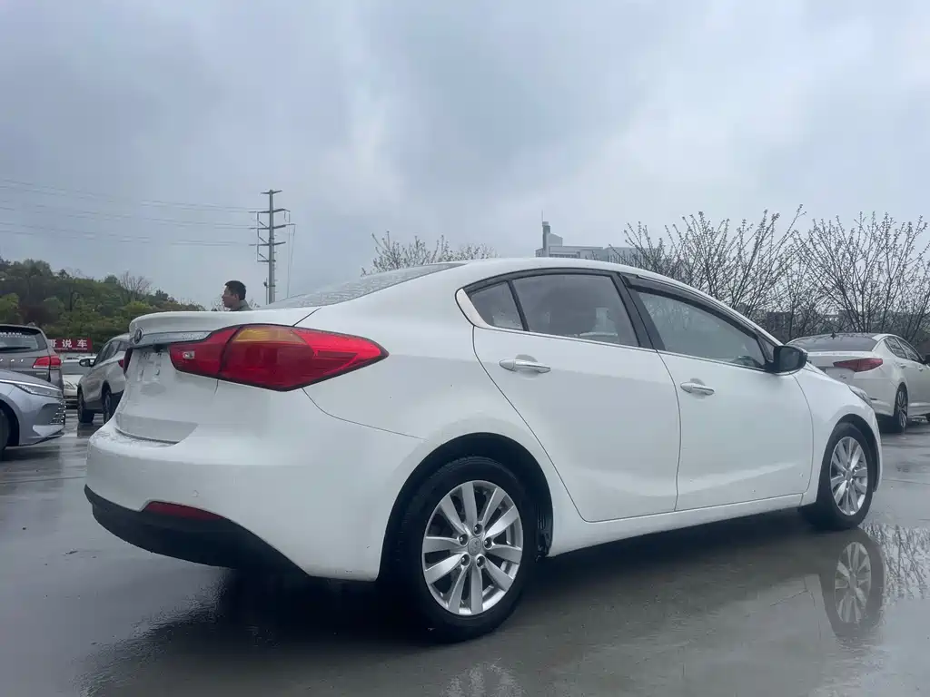 Kia K3 1.6 L Auto GLS