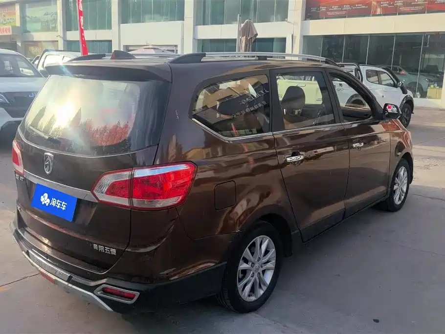 Baojun 730 宝骏730 2015款 1.8 L 手动豪华导航ESP版 7座
