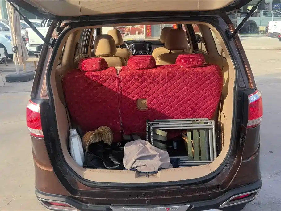 Baojun 730 宝骏730 2015款 1.8 L 手动豪华导航ESP版 7座